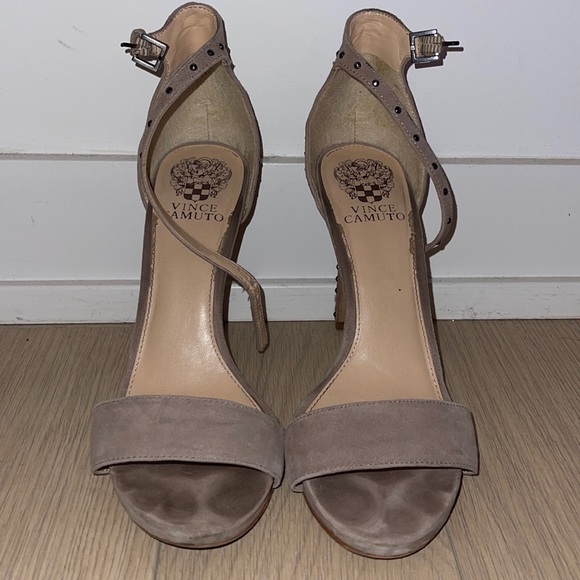Vine camuto studded heels - Picture 1 of 4